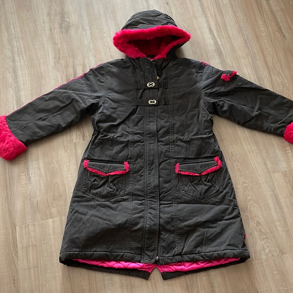 Escada girls parka, fur trimmed, adjustable waist. Great condition. Size 10yr